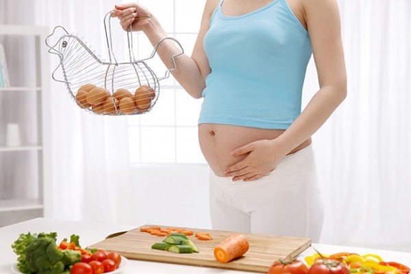 Mẹ bầu ăn gì để thai nhi thông minh 1